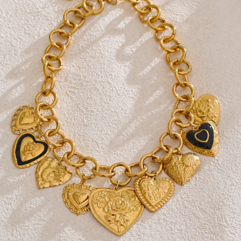 Colar Choker Corações Dourados