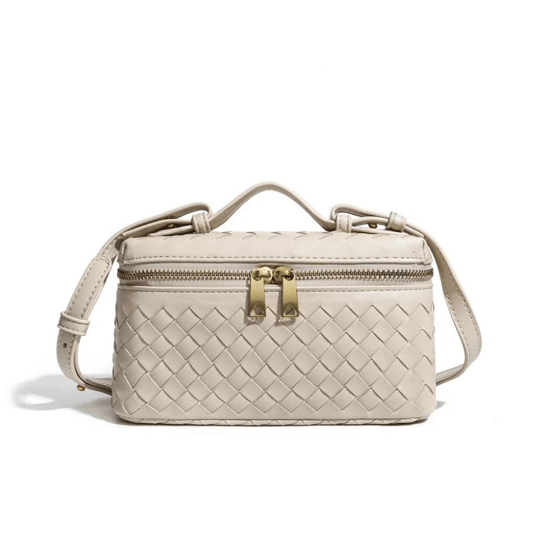 Bolsa Boston Trançada com Zíper Duplo e Alça Tiracolo