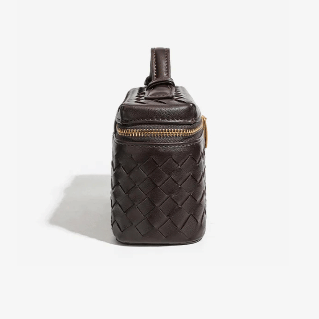Bolsa Boston Trançada com Zíper Duplo e Alça Tiracolo