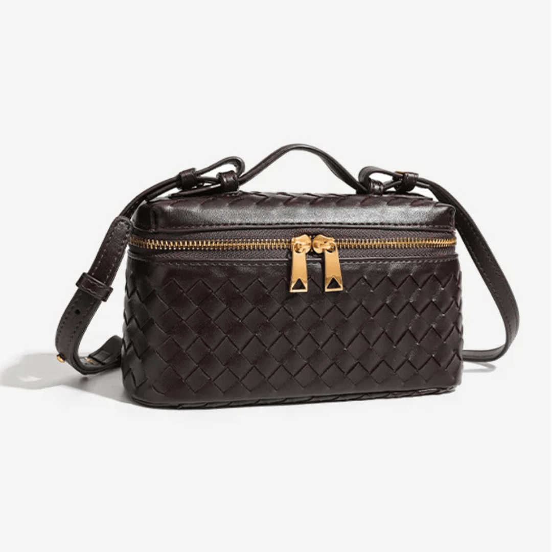 Bolsa Boston Trançada com Zíper Duplo e Alça Tiracolo