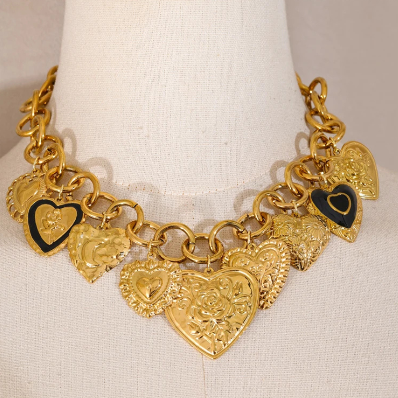 Colar Choker Corações Dourados