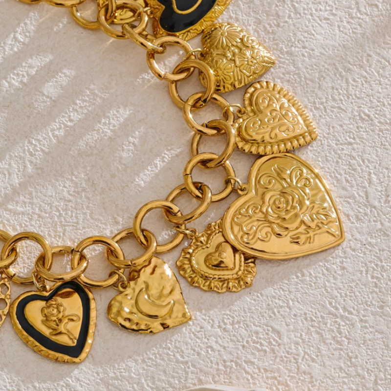 Colar Choker Corações Dourados