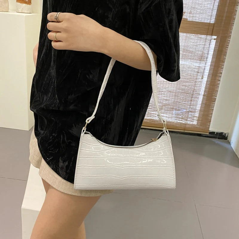 Bolsa Air Bag Meia-Lua Croco