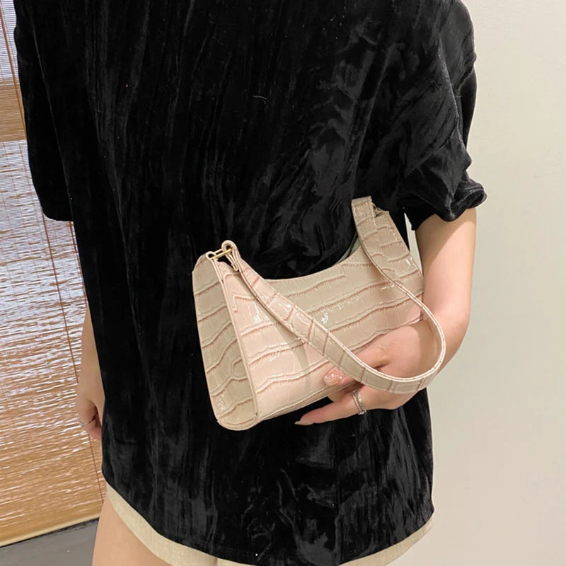 Bolsa Air Bag Meia-Lua Croco