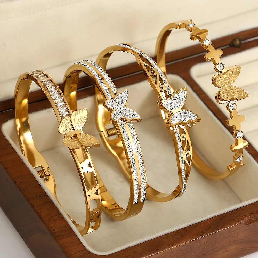 Pulseira com Charme de Borboletas em Aço Inoxidável