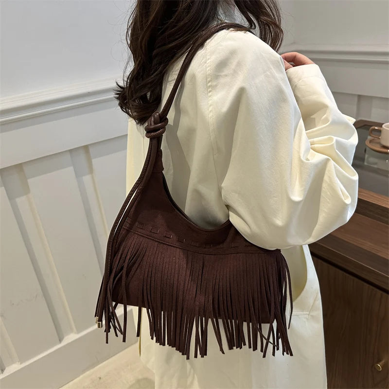 Bolsa Hobo Camurça com Franjas