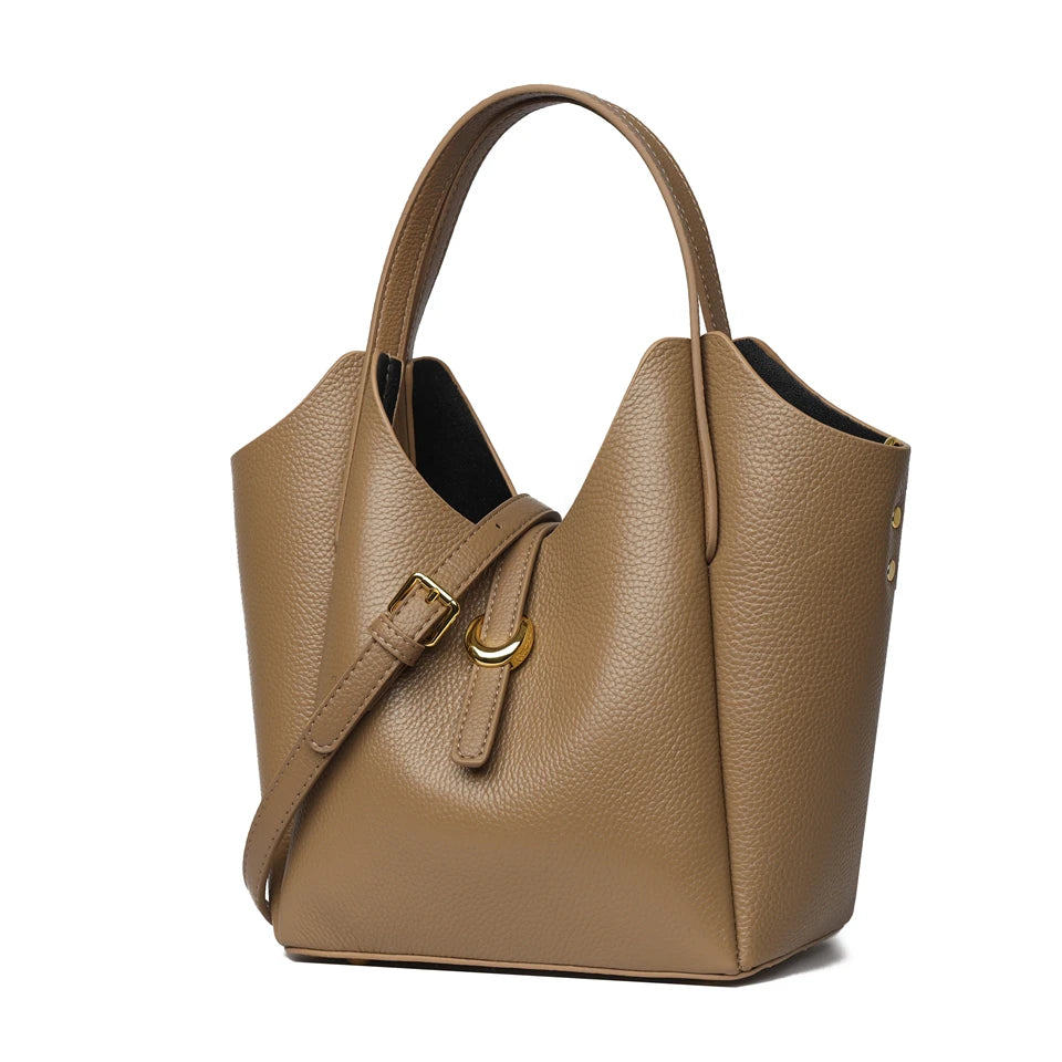 Bolsa Tote em Couro Legítimo Minimalista com Alça Ajustável