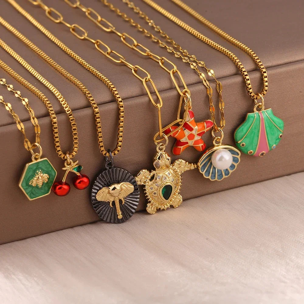 Colar Boho Heart Charm Dourado em Aço Inoxidável