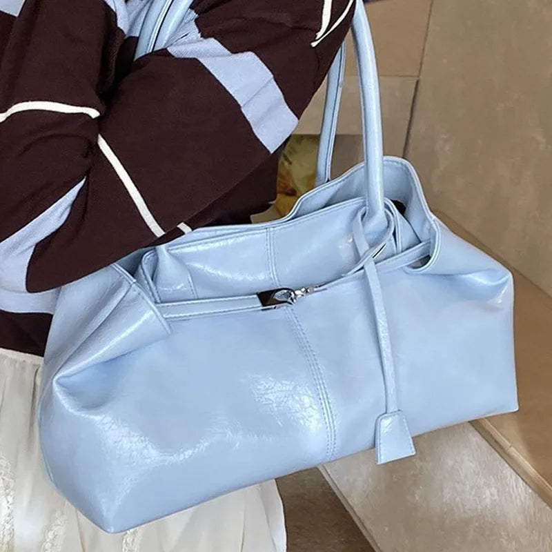 Bolsa Tote Grande Soft com Fecho Dourado
