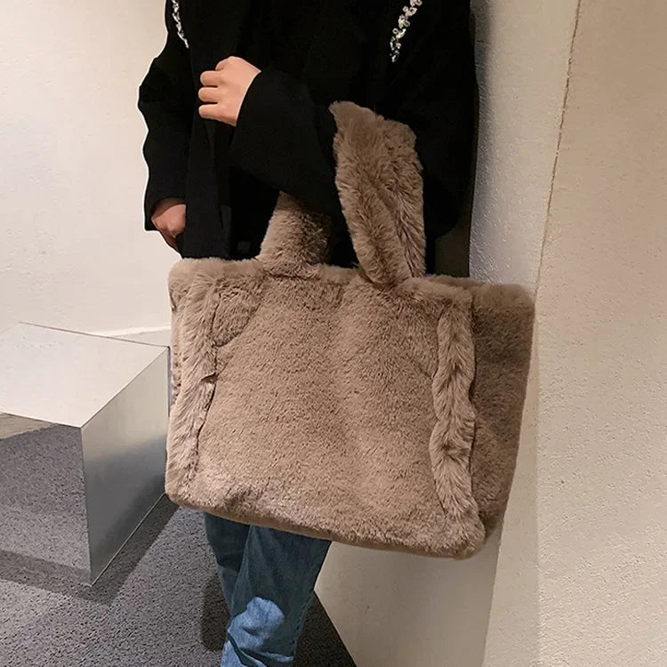 Bolsa Pelúcia Urbana Fashion