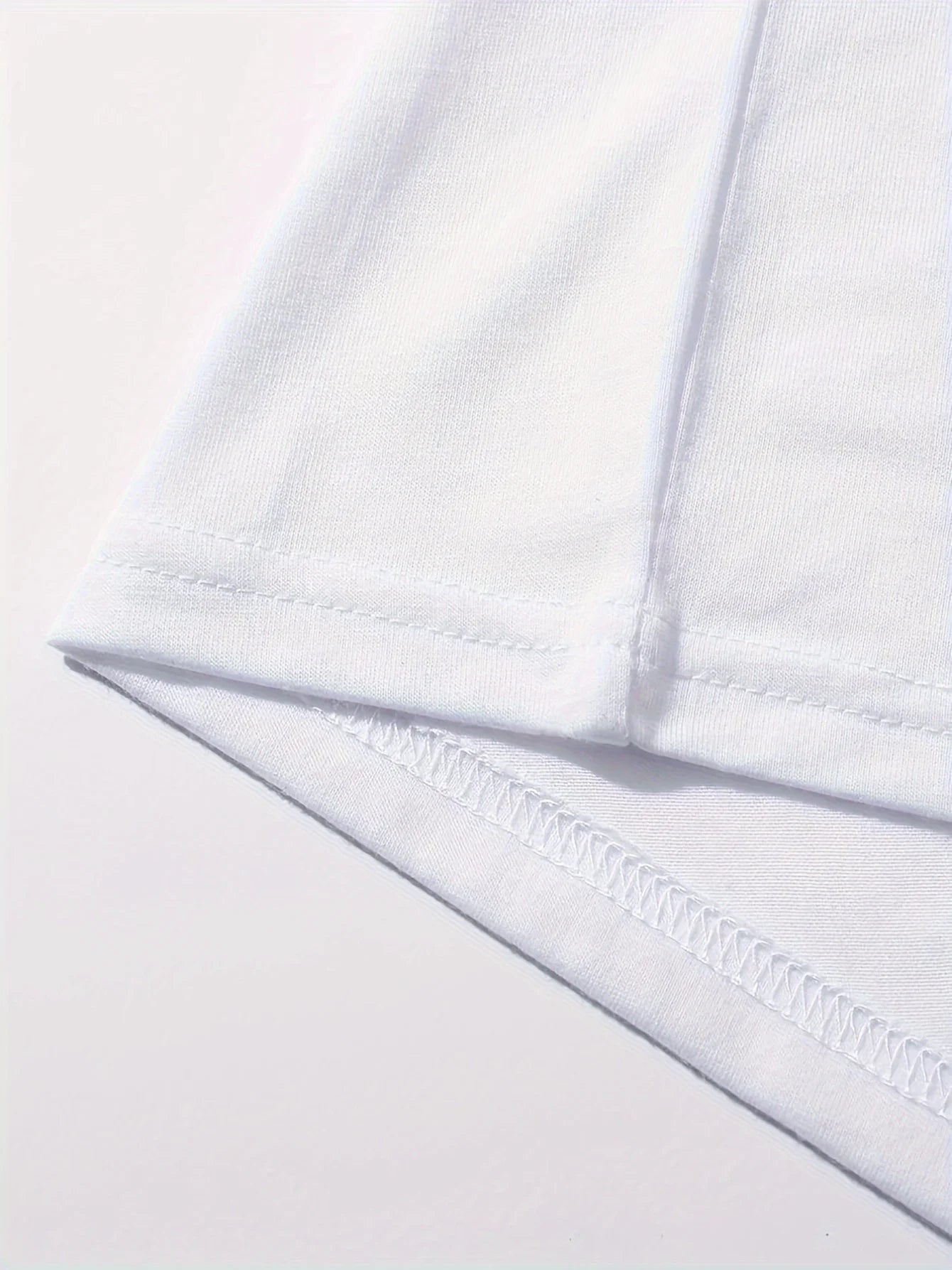 Camiseta Feminina com Estampa Parisiense