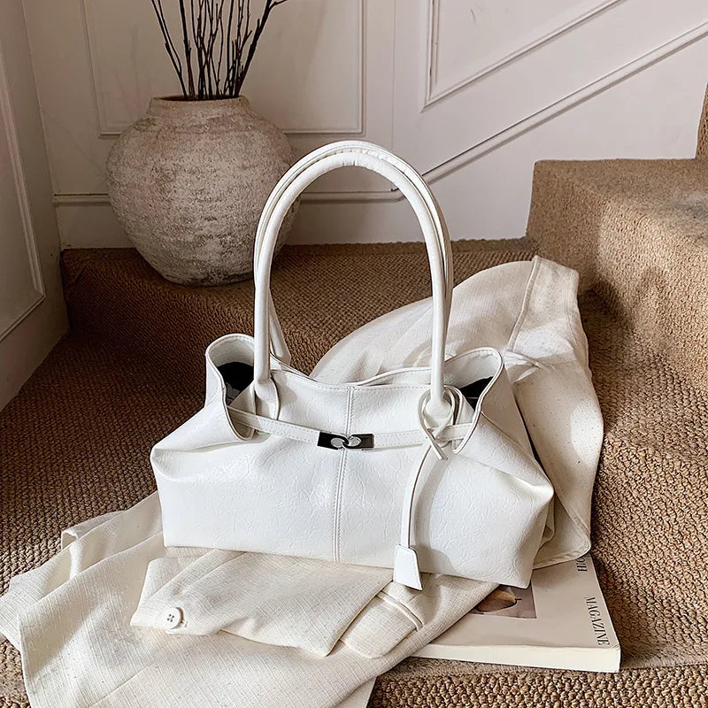 Bolsa Tote Grande Soft com Fecho Dourado