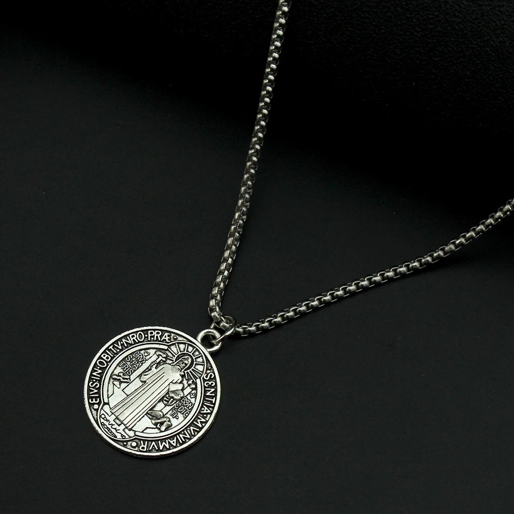 Colar com Pingente de Medalhão de São Bento em Aço Inoxidável