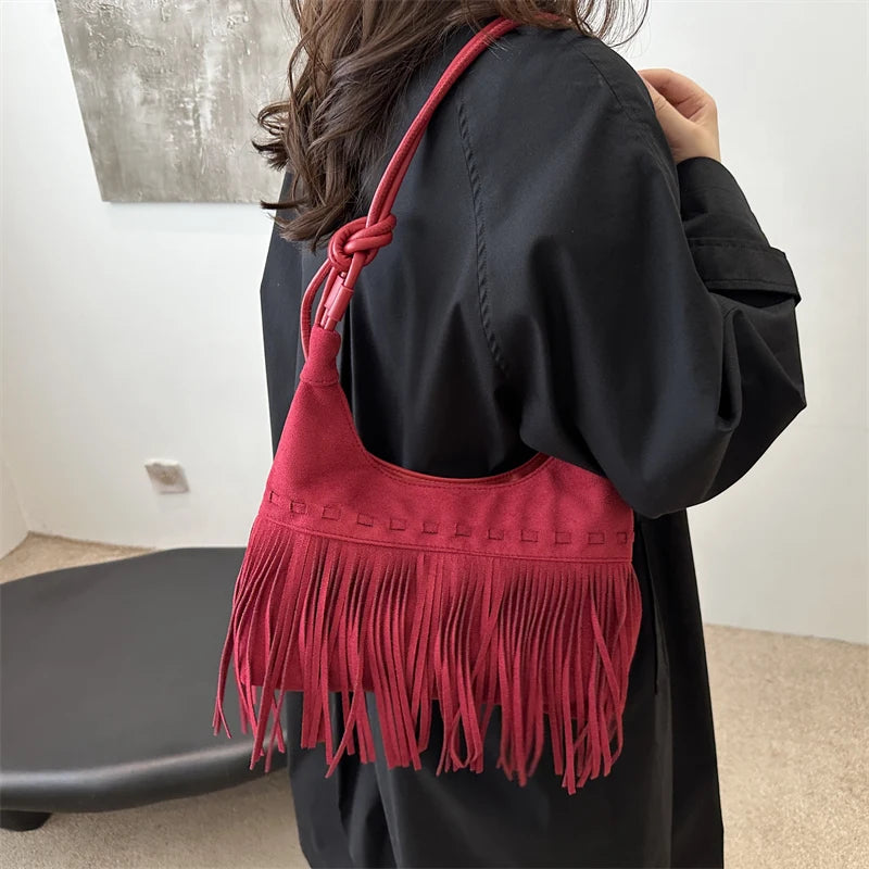 Bolsa Hobo Camurça com Franjas