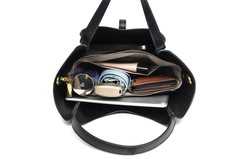 Bolsa Tote em Couro Legítimo Minimalista com Alça Ajustável