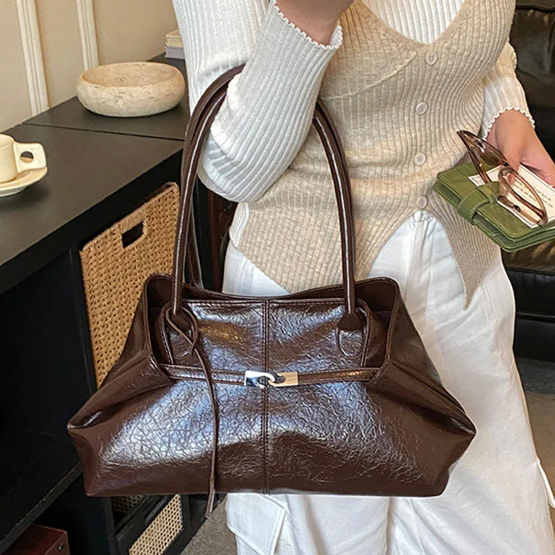 Bolsa Tote Grande Soft com Fecho Dourado