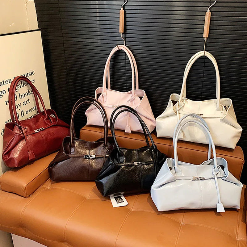 Bolsa Tote Grande Soft com Fecho Dourado