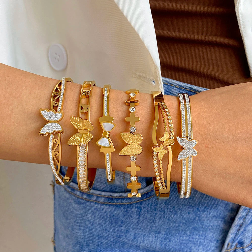 Pulseira com Charme de Borboletas em Aço Inoxidável