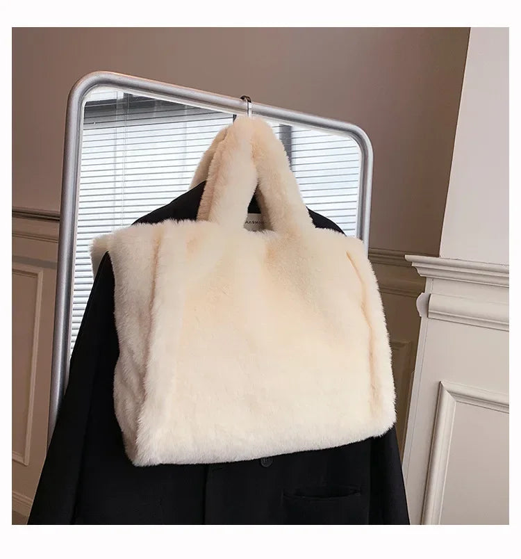 Bolsa Pelúcia Urbana Fashion