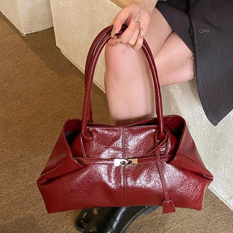 Bolsa Tote Grande Soft com Fecho Dourado