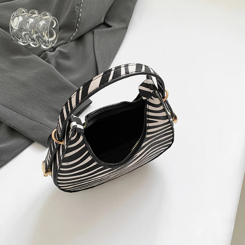 Bolsa Shoulder Cow Print