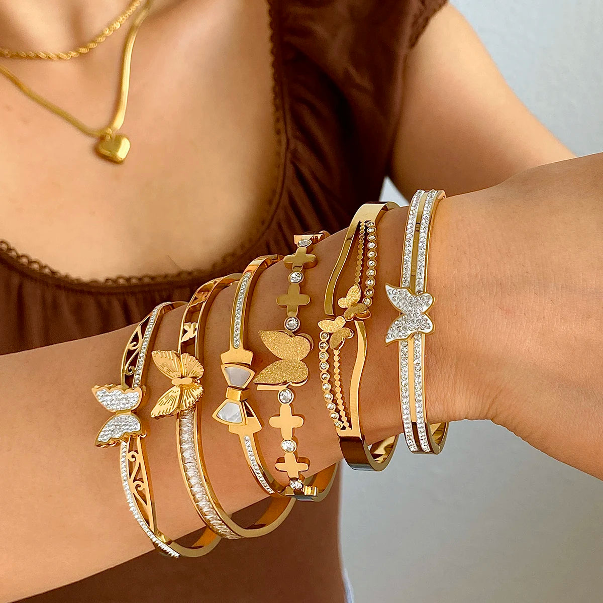 Pulseira com Charme de Borboletas em Aço Inoxidável