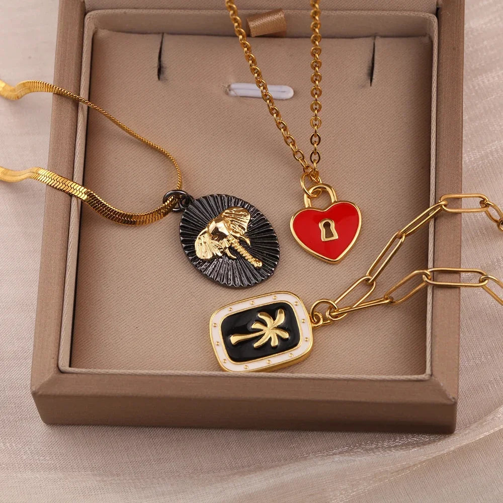 Colar Boho Heart Charm Dourado em Aço Inoxidável