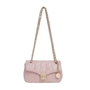 Bolsa Crossbody Matelassê com Corrente Dourada e Fecho Metálico