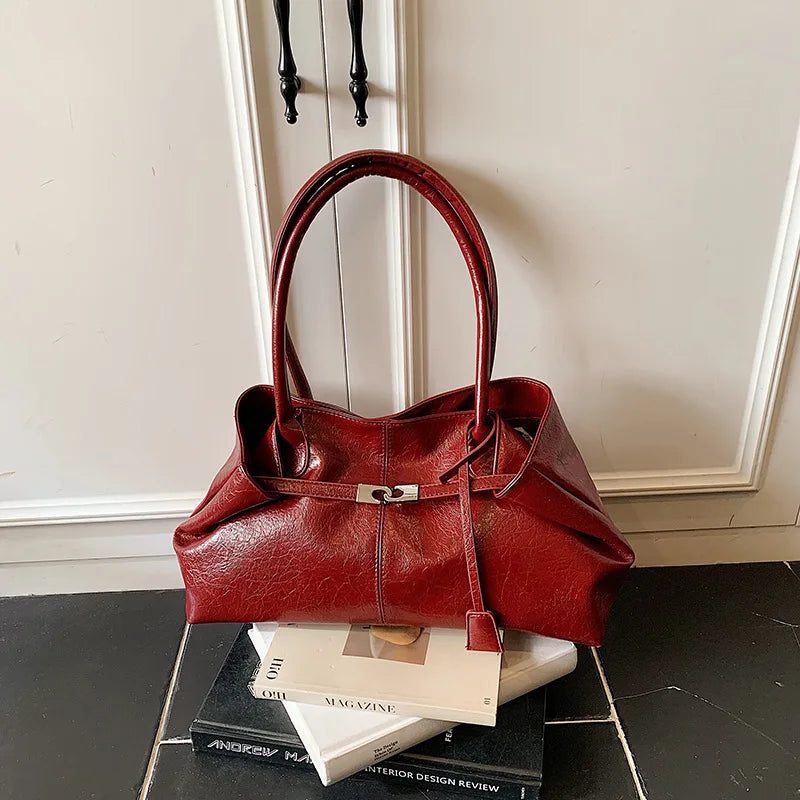 Bolsa Tote Grande Soft com Fecho Dourado