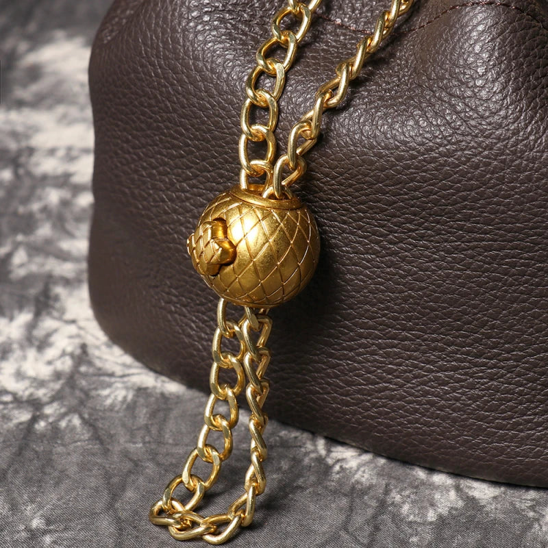 Bolsa Bucket em Couro Legítimo Corrente e Cordão