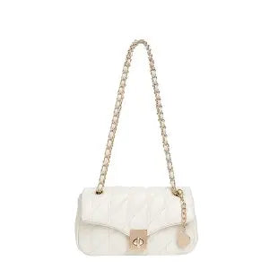 Bolsa Crossbody Matelassê com Corrente Dourada e Fecho Metálico
