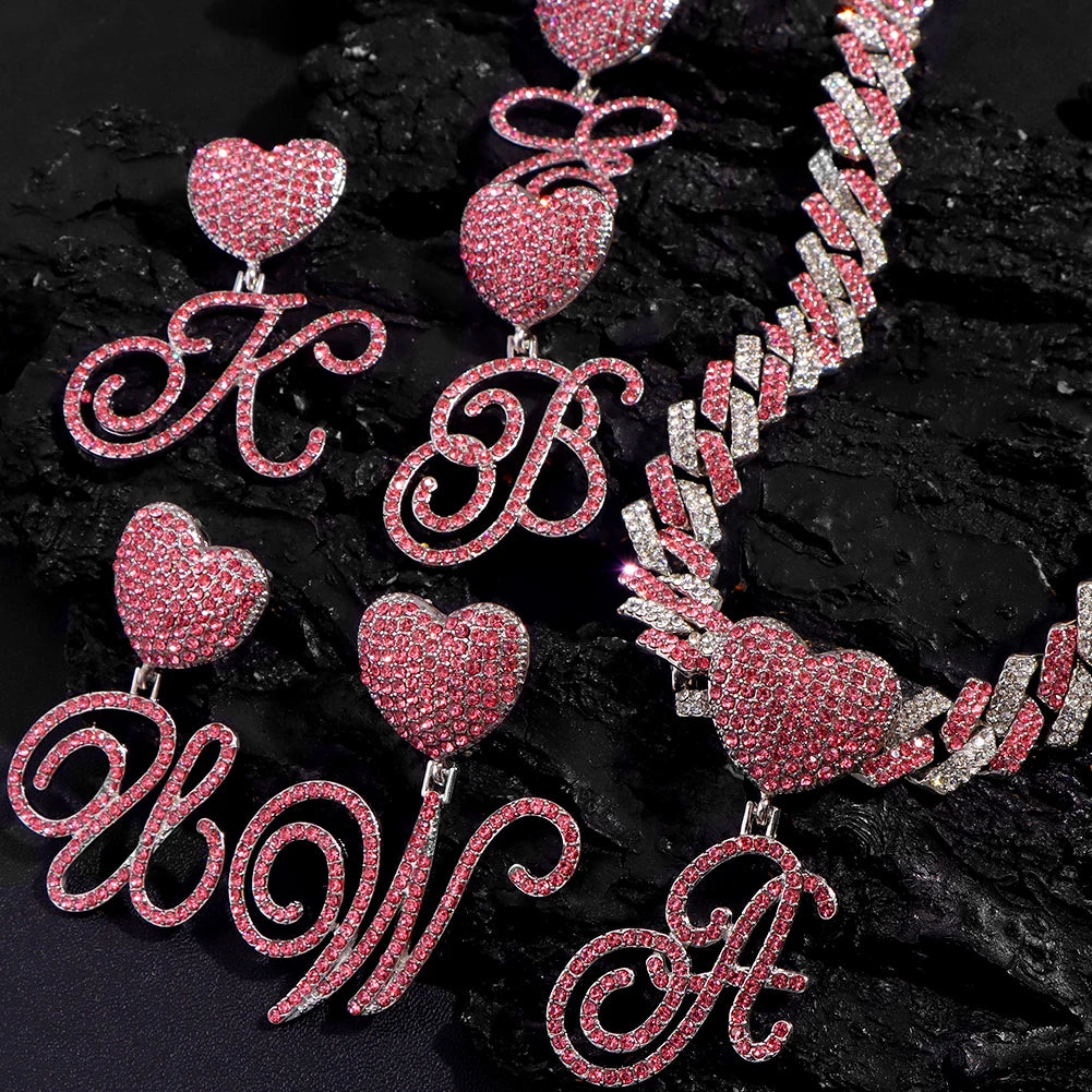 Corrente Cristal Rosa Cravejada e Monograma Modelo Miami Iced Glam