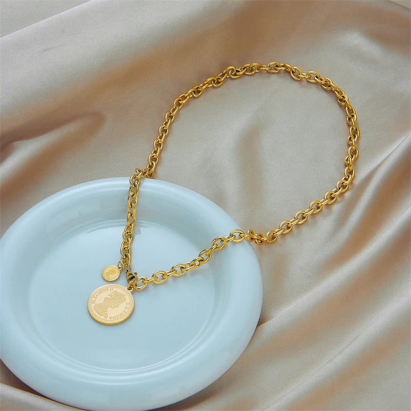 Colar Corrente e Medalha em Aço Inoxidável Dourado