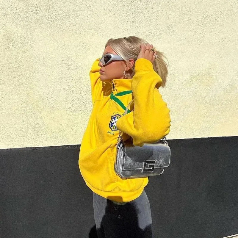 Moletom Oversized com Zíper Estilo Retrô