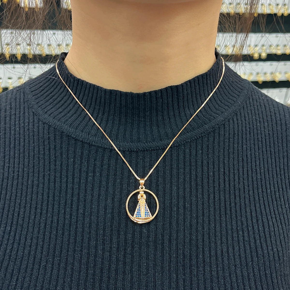 Colar com Pingente Dupla Face Nossa Senhora e Guadalupe