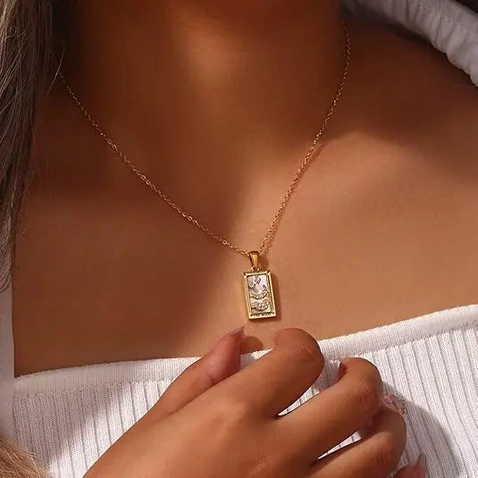 Colar Carta de Tarô Zircônia Aço Inoxidável Dourado
