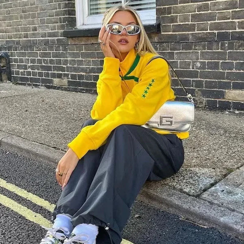 Moletom Oversized com Zíper Estilo Retrô