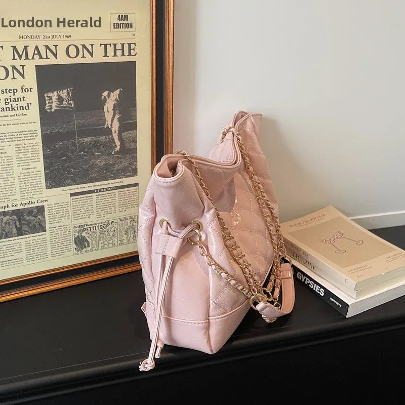 Bolsa Tote Grande Matelassê com Corrente Dourada