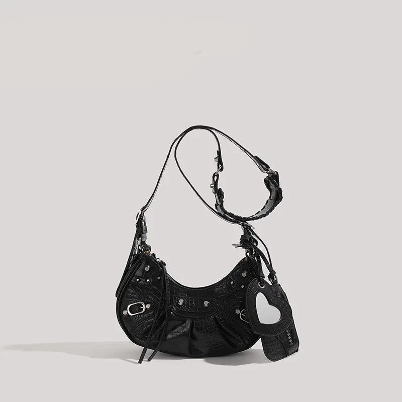 Bolsa Hobo com Rebites e Pochete Removível Estilo Retrô