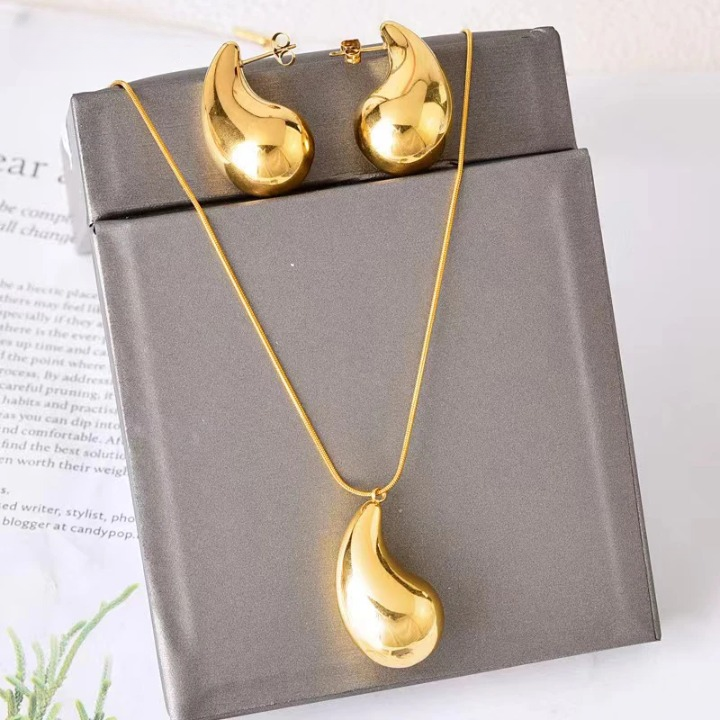 Conjunto de Colar e Brincos à Gotas Douradas em Aço Inox