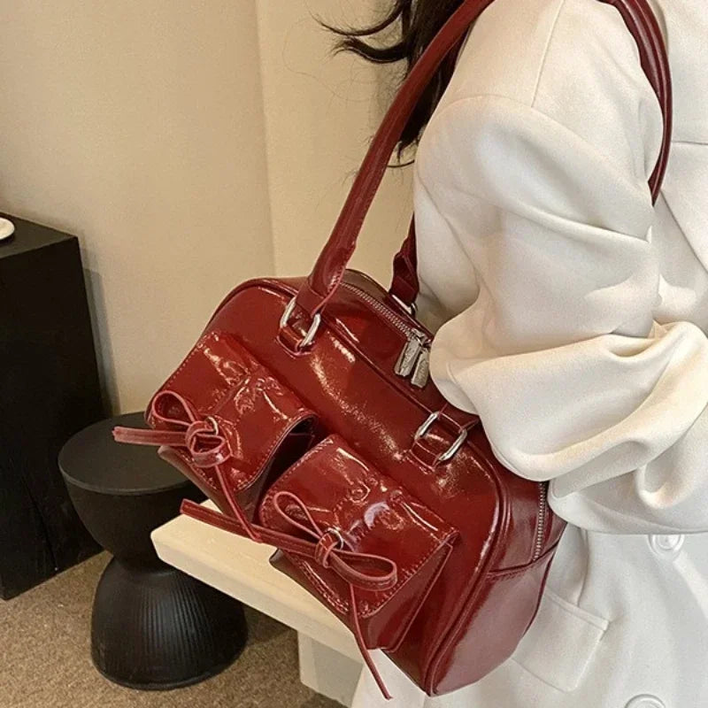 Bolsa Air Bag Vintage com Bolsos e Laços