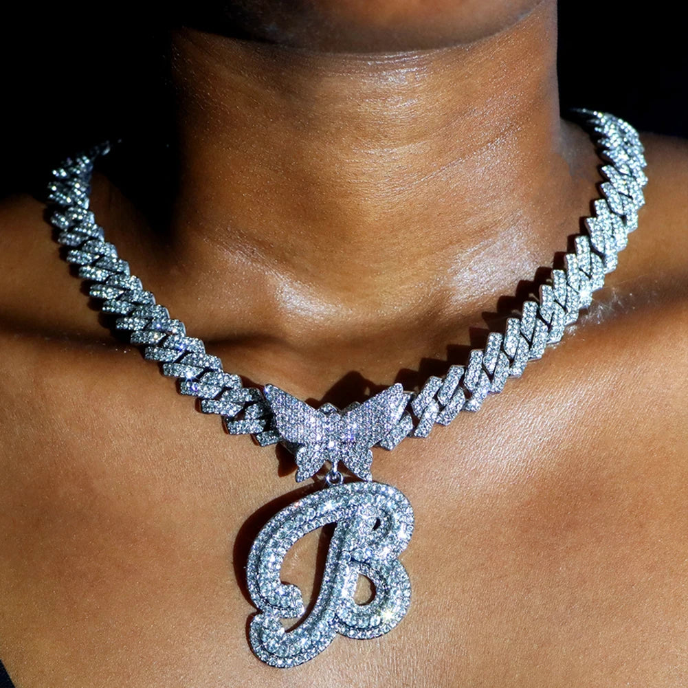 Conjunto Pulseira e Corrente Monograma de Borboleta com Inicial Letras  de A a Z Modelo Miami Iced Glam