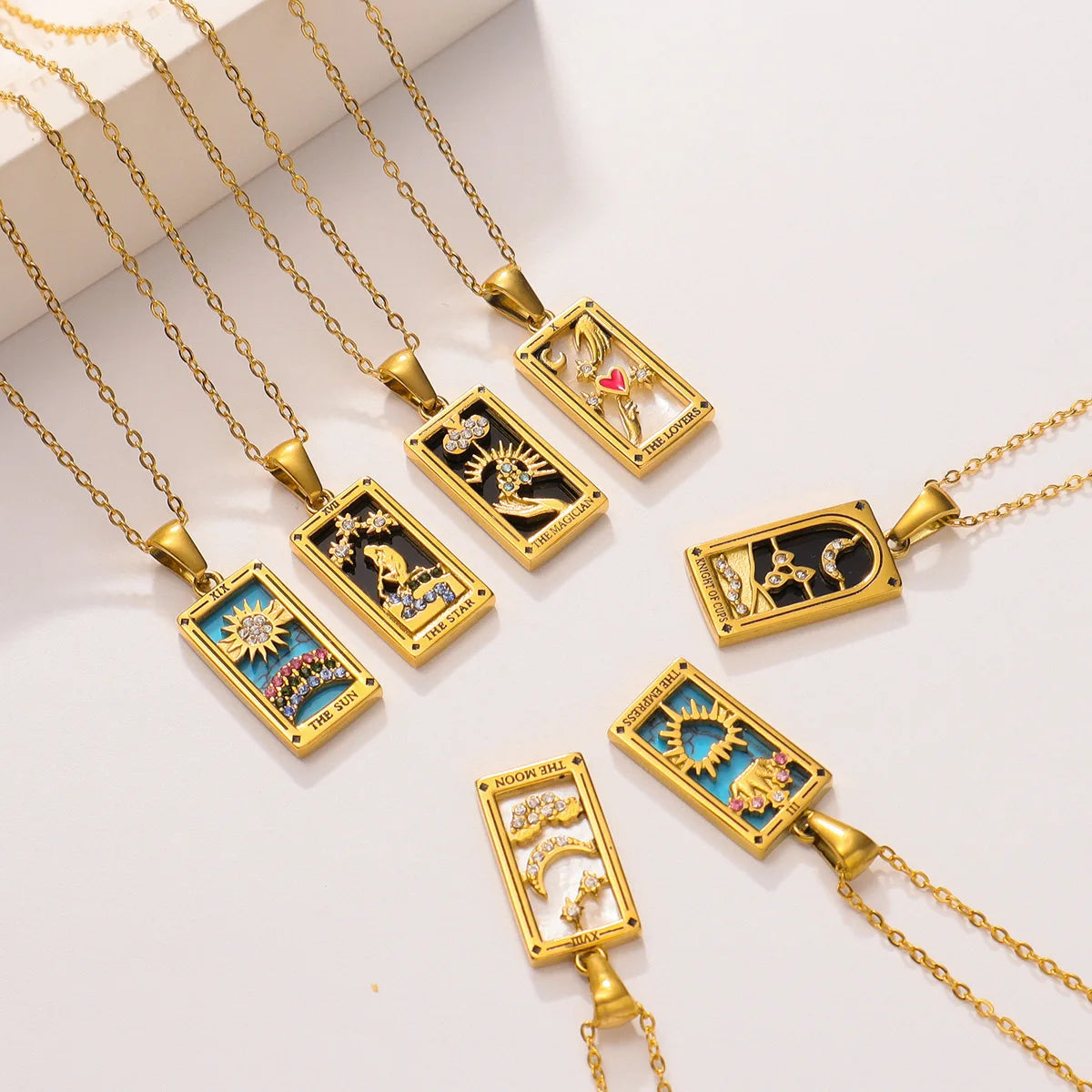 Colar Carta de Tarô Zircônia Aço Inoxidável Dourado